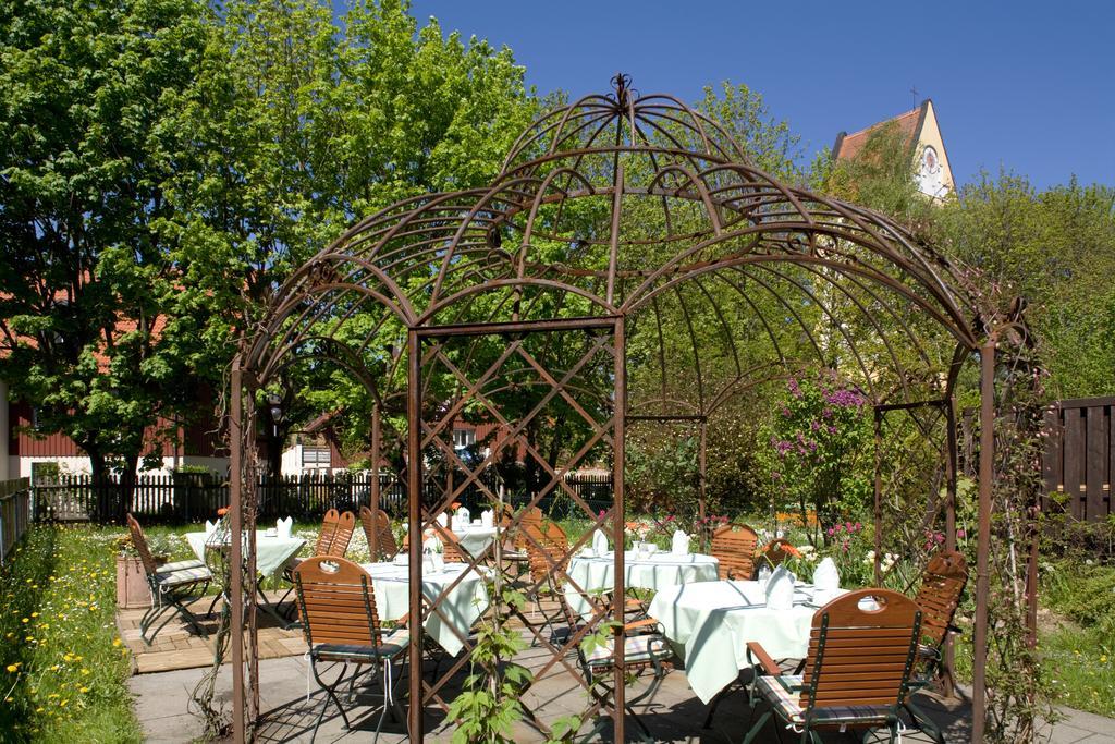 Hotel Schrenkhof Unterhaching Eksteriør bilde